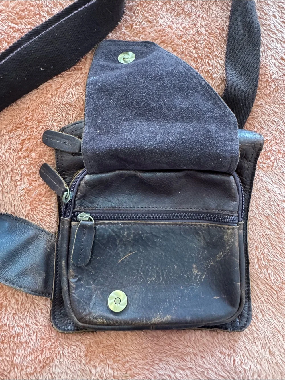 Men's Brown Leather Messenger Crossbody Bag - Picture 5 of 16